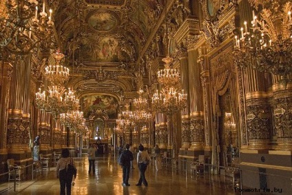 Teatrul Grand Opera din Paris este cel mai mare teatru din lume