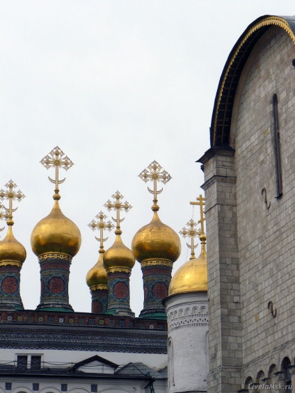 Palatul Terem al Kremlinului Moscova cu Catedrala Verkhospasskiy