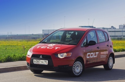 Mitsubishi colt vs. jazda jazz (Mitsubishi Colt și jazzul Honda) au fost testate