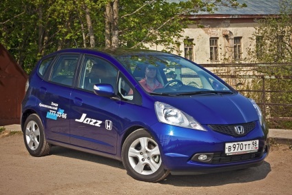 Mitsubishi colt vs. jazda jazz (Mitsubishi Colt și jazzul Honda) au fost testate