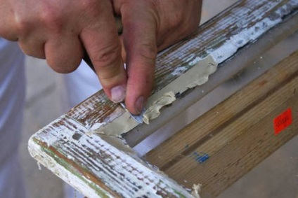 Încălzirea ferestrelor din lemn pentru iarnă, repararea lambelor vechi cu mâinile lor