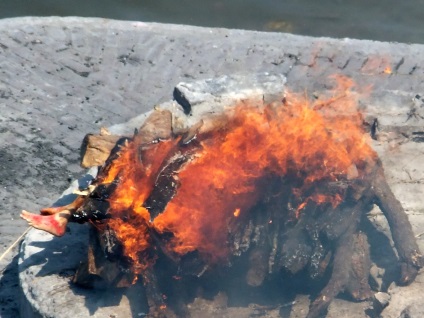 Varanasi incinerare sau o sărbătoare pentru întreaga lume
