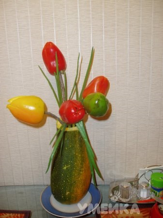 Vaza dintr-o măduvă de legume cu mâinile proprii
