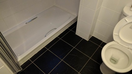 У цьому готелі ванна розташована нижче рівня підлоги, і у людей дуже багато питань