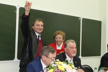 Nagy díjat párttagok (Center for politikai tanulmányok) Nagy díjat párttagok