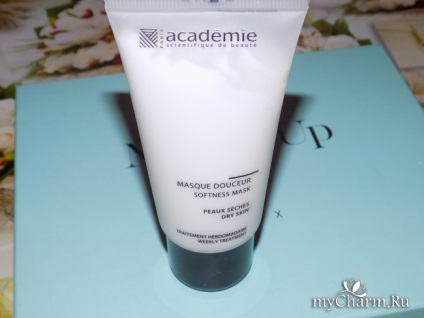 Цілком підійшла для живлення і зволоження шкіри шиї - academie masque douceur softness mask