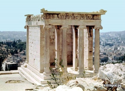 Храм Ніки Аптерос (temple of athena nike) опис і фото
