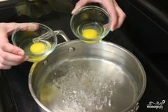 Яйця по-бенедиктинського - покроковий рецепт з фото