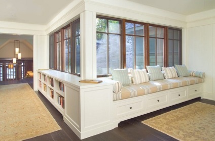 20 Exemple de locuri confortabile de fereastră, care vor economisi spațiu în interior și vă vor bucura de ochi