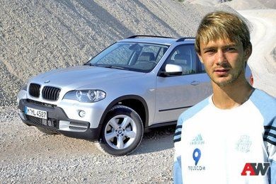 Autovehicule, pe care rulează jucători ruși de fotbal (10 fotografii text) - trinitate