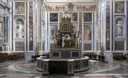 Базиліка Санта Марія Маджоре ніж знаменита пам'ятка в римі