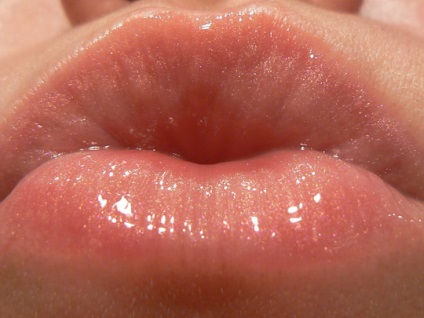 Lip Gloss beyu lip buze - luciu de buze №72 comentarii