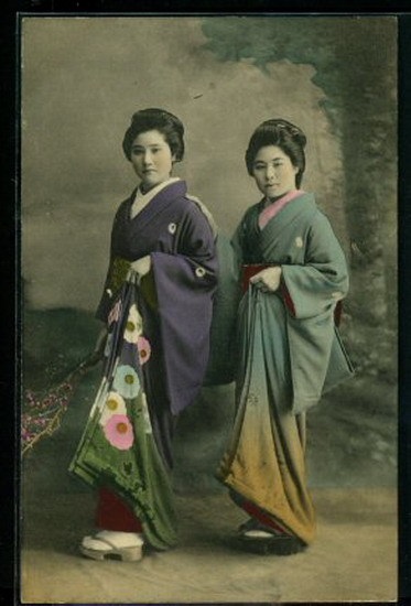 Ceea ce distinge kimono-ul unei femei de un bărbat