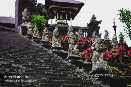 Templul lavei negre al Besacului Pure la poalele vulcanului agung pe Bali