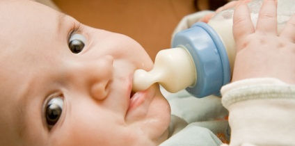 Що потрібно знати про дитячих молочних сумішах, класифікація (сухі, рідкі), склад молочної суміші