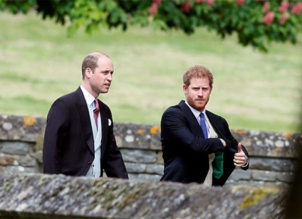 Gyermekek Kate Middleton és Vilmos herceg nagy feltűnést keltett rossz viselkedés az esküvőjén nagynénje (látható) Gyermekek Kate Middleton és Vilmos herceg nagy feltűnést keltett rossz viselkedés az esküvőjén nagynénje