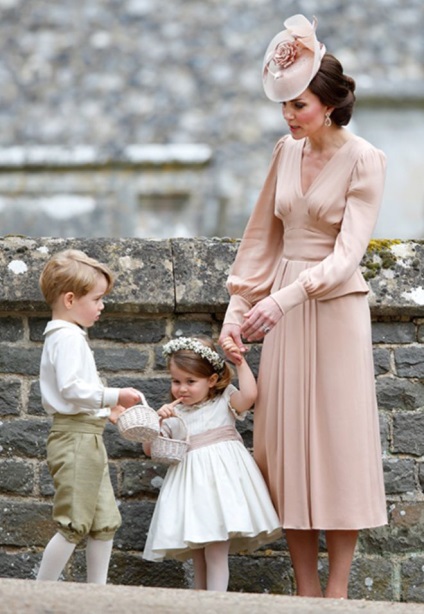 Gyermekek Kate Middleton és Vilmos herceg nagy feltűnést keltett rossz viselkedés az esküvőjén nagynénje (Middleton) Gyermekek Kate Middleton és Vilmos herceg nagy feltűnést keltett rossz viselkedés az esküvőjén nagynénje