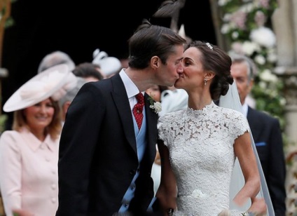 Gyermekek Kate Middleton és Vilmos herceg nagy feltűnést keltett rossz viselkedés az esküvőjén nagynénje (látható) Gyermekek Kate Middleton és Vilmos herceg nagy feltűnést keltett rossz viselkedés az esküvőjén nagynénje