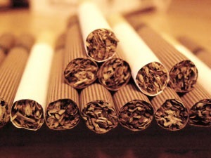 Дим сигарет з метолом ..., або як куріння губить красу група жіноче здоров'я