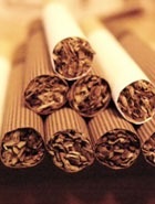 Дим сигарет з метолом ..., або як куріння губить красу група жіноче здоров'я