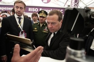 Dmitrij Medvegyev, Oroszország nem adja fel a vizsgát - az orosz sajtó