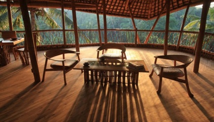 Házak bambuszból készült trópusi paradicsomban mindenki számára hozzáférhető