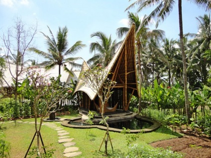 Házak bambuszból készült trópusi paradicsomban mindenki számára hozzáférhető (Bali Bamboo Village Green) Házak bambuszból készült trópusi paradicsomban mindenki számára hozzáférhető