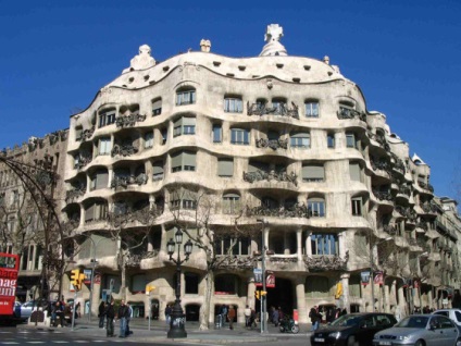 Casa este drăguță în barcelona (casa mila, la pedrera) poveste, fotografie, video, program, adresa, cum