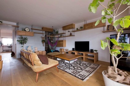 Această familie și-a transformat apartamentul într-un paradis pentru pisica iubită