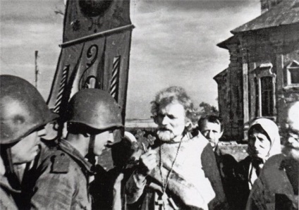 Szükség van - nem halt meg! Ez életben kell lenniük (hála örök dicsőség) Szükség van - nem halt meg! Meg kell élni