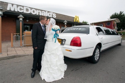 Fast food, nudist beach sau dump ... primele 10 locuri cele mai neobișnuite pentru nunți!