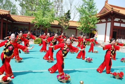 Fesztivál bazsarózsák Luoyang