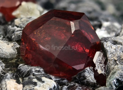 Hessonite piatră