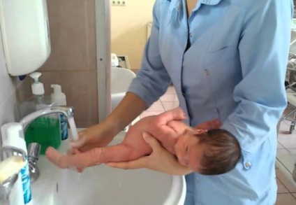 Igiena băiatului nou-născut