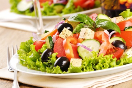 Salata greacă este o rețetă clasică și delicatețe de gătit