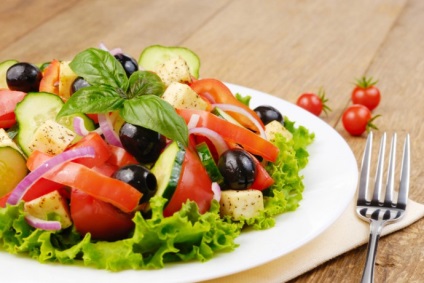 Salata greacă este o rețetă clasică și delicatețe de gătit