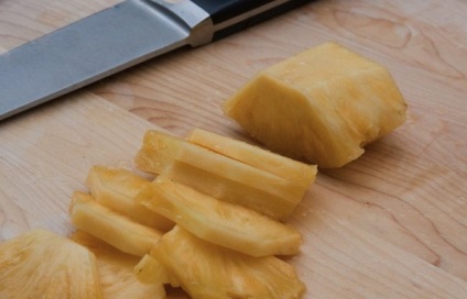 Cum să coajați o instrucțiune video de ananas pentru curățarea ananasului