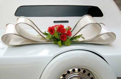 Як оригінально прикрасити весільний автомобіль