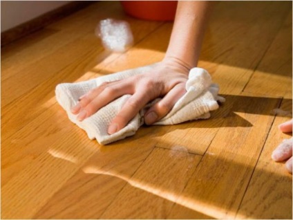 Cum să spălați corespunzător podeaua și ce unelte sunt necesare pentru aceasta