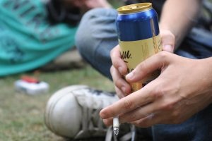 Cum să oprești consumul de alcool în locurile publice