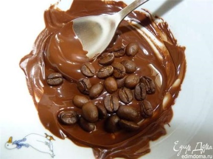 Cum se face cafea cu migdale și boabe de cafea în ciocolată