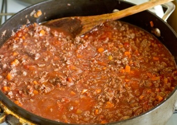 Főzni spagetti szósz klasszikus - Bolognese - bizonyított lépésről lépésre recept fotók