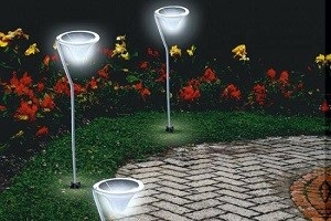 Як зробити садовий світильник на сонячних батареях