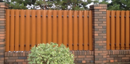 Cum se instalează un gard între case și nu se încalcă legea, confortul omului