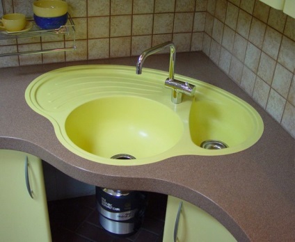 Як вибрати функціональну кухонну тумбу з мийкою без шкоди комфорту