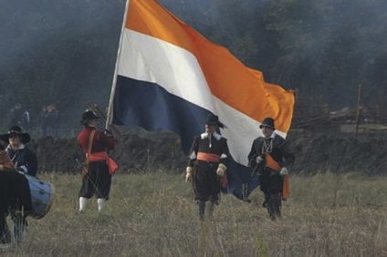Ce arata steagul national al Olandei? O cârpă tricoloră laconică, dreptunghiulară