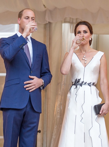 Kate Middleton a vorbit despre planurile pentru un al treilea copil la o petrecere din Varșovia, salut! Rusia
