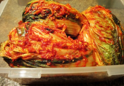 Kimchi, celize (jelenleg egy nagy tálba add) Kimchi, celize