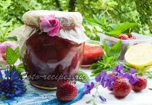 Földieper eper öntettel a téli - egy recept lépésről lépésre fotók (recept) Földieper eper öntettel a téli - egy recept lépésről lépésre fotók