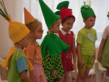 Costume de fructe pentru copii